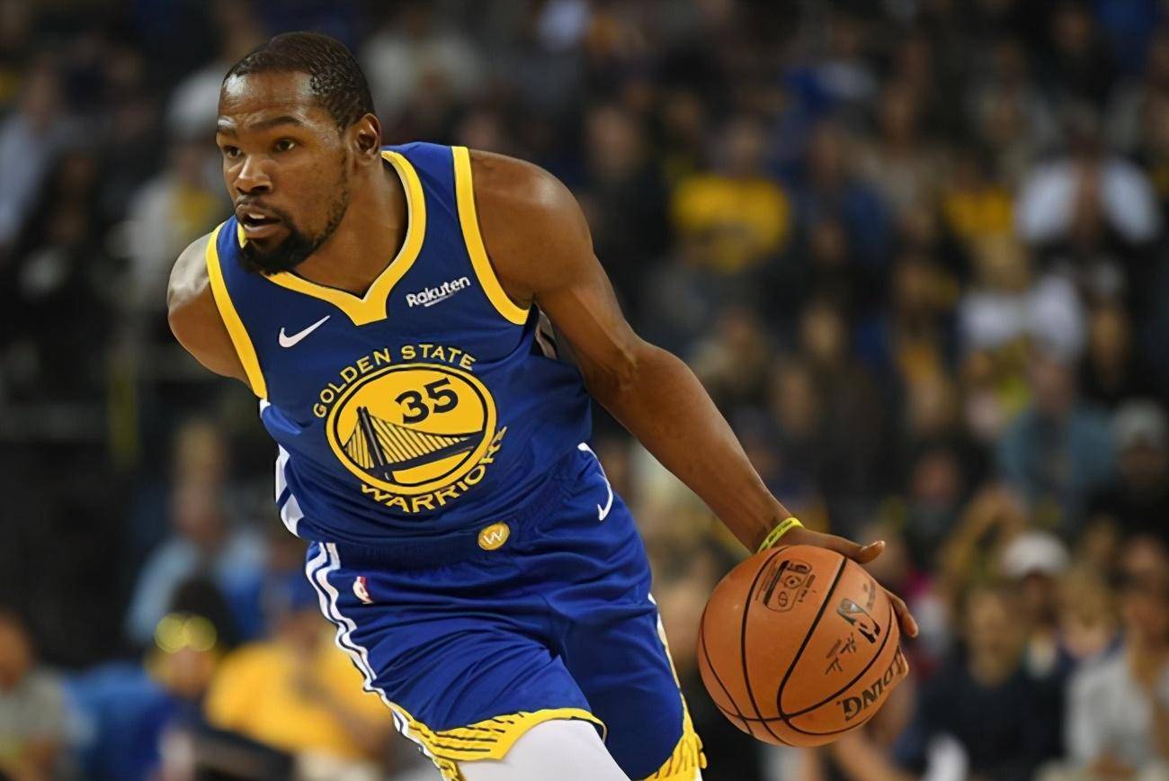 比赛中以4 比赛中以4