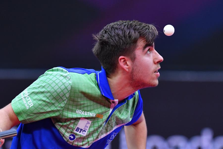 许多专家学 许多专家学